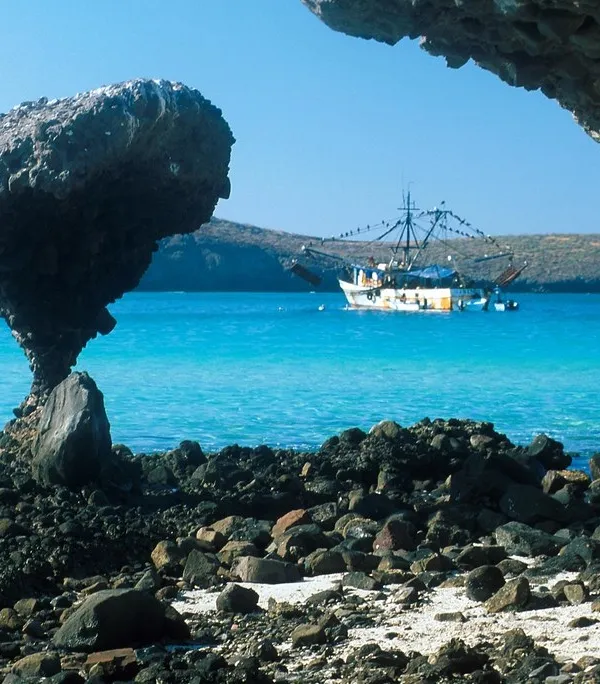 El Hongo de Balandra frente a las aguas turquesa de la bahía